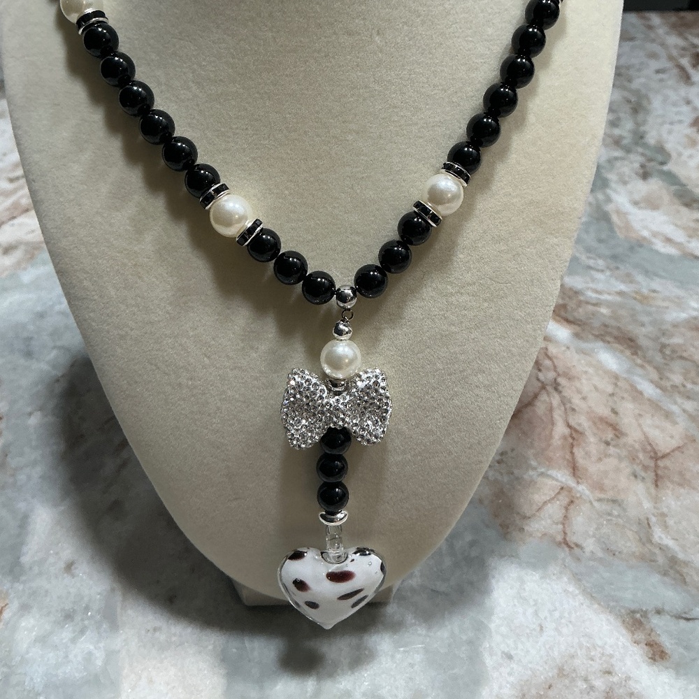 #39. 16" ART GLASS ARTISAN BLACK & WHITE VINTAGE AND NEW NECKLACE